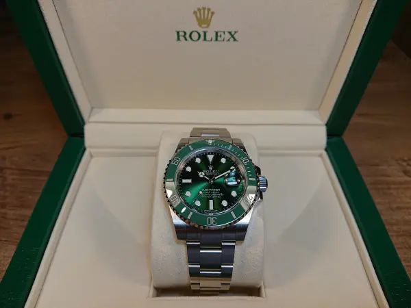 ROLEX SUBMARİNER GREEN HULK